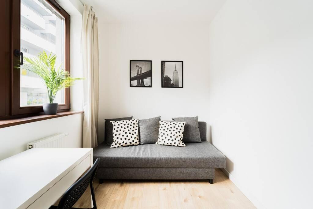 City Center - 3 Rooms - New Building - Private Parking Place - Garage Wrocław Exterior foto